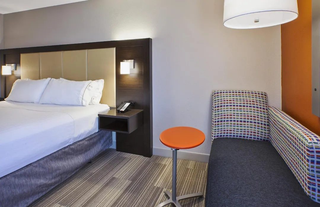 Holiday Inn Express & Suites Chicago-Midway Airport By Ihg-1